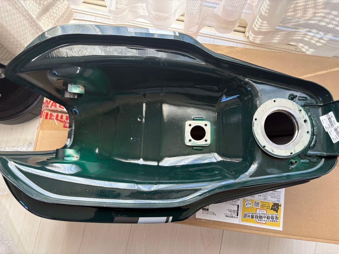 コンチネンタルgt650 タンク　ロイヤルエンフィールド