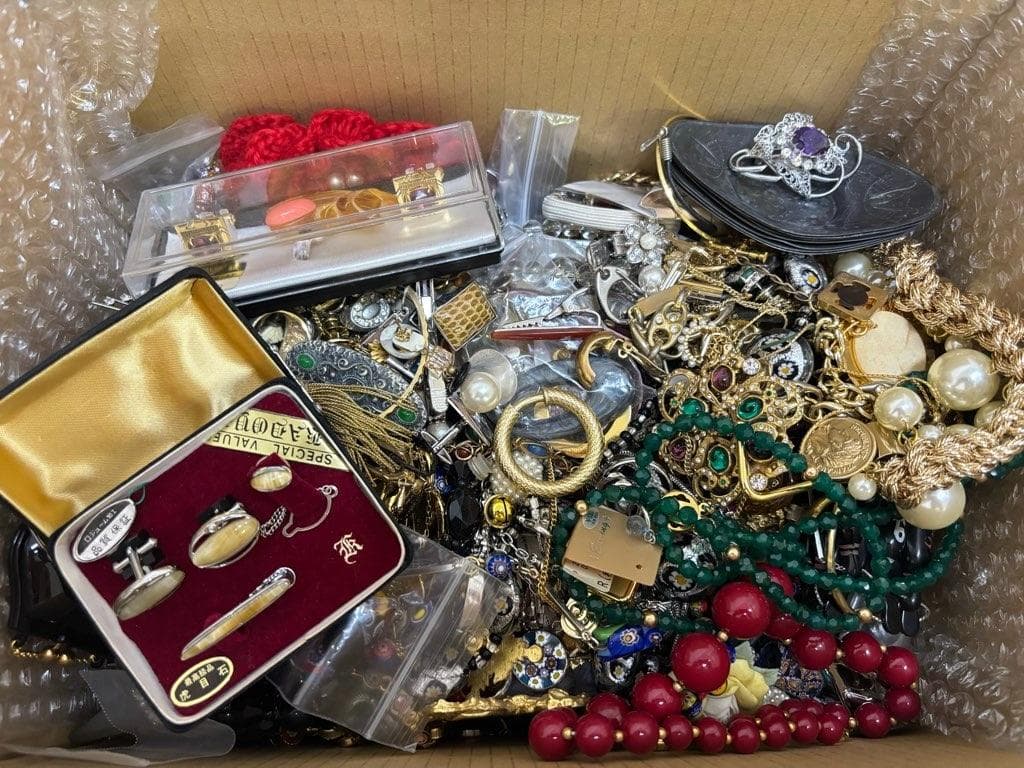 5kg イミテーション　まとめ　アクセサリー　メッキ　パール　お宝　③　遺品