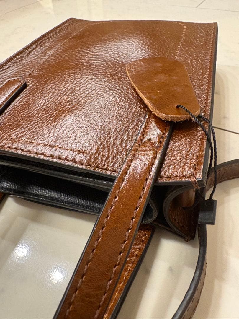 ブラウンレザー コンパクトバッグ