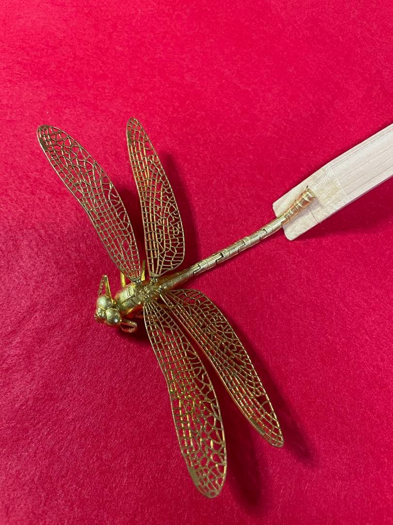 (値引き)自在置物トンボ金属工芸品