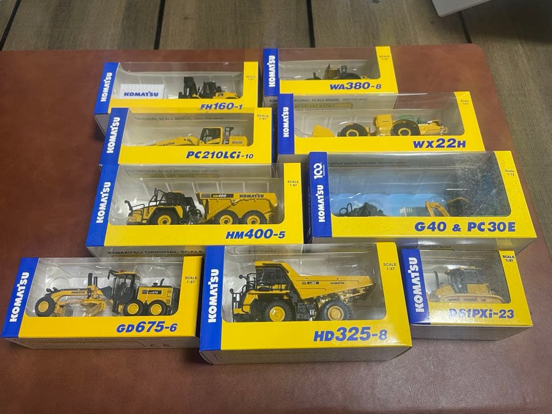 コマツ　9点株主優待品まとめ売り　KOMATSU