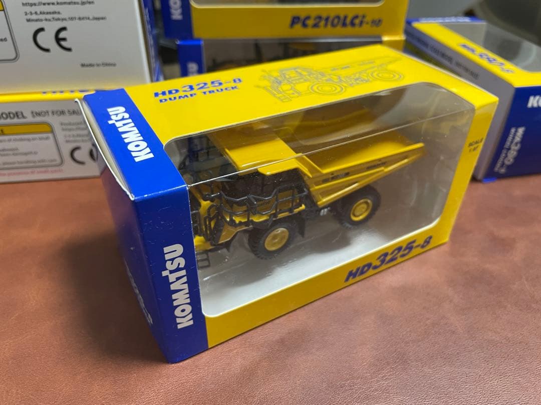 コマツ　9点株主優待品まとめ売り　KOMATSU