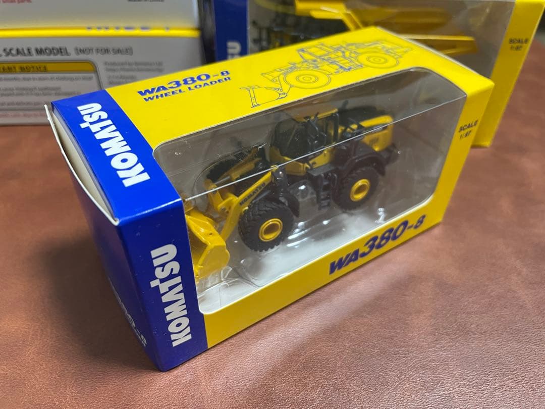 コマツ　9点株主優待品まとめ売り　KOMATSU