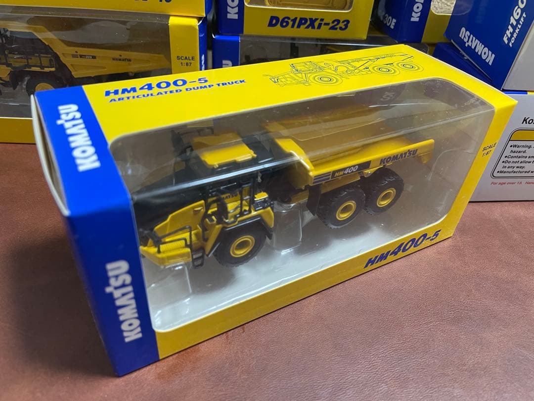 コマツ　9点株主優待品まとめ売り　KOMATSU