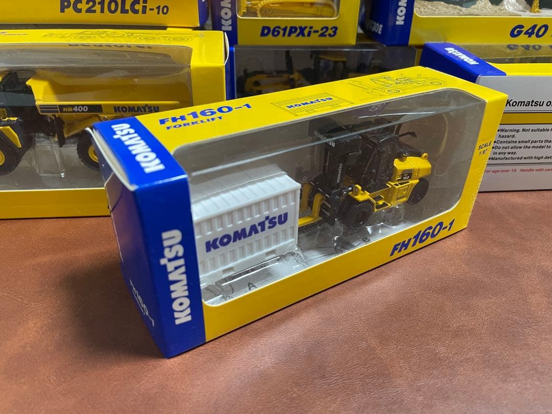 コマツ　9点株主優待品まとめ売り　KOMATSU