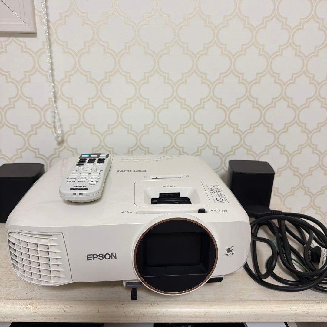 EPSONプロジェクター　EH-TW5650