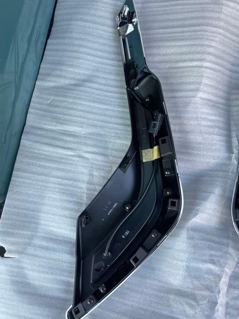 トヨタアルファード用 モデリスタシグ ネチャイル ミプレート 訳あり品