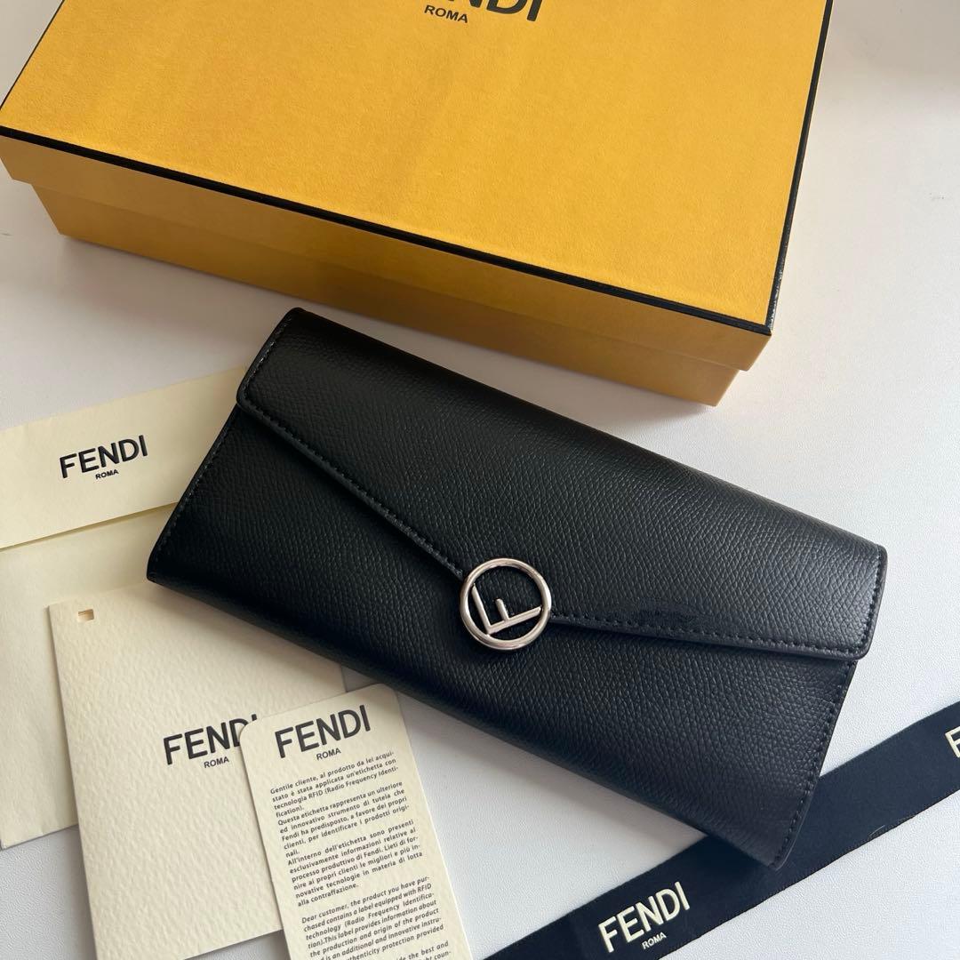 28 美品 FENDI フェンディ エフイズ 2つ折り 長財布
