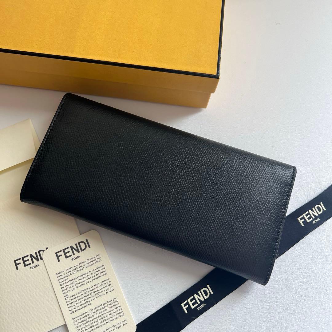 28 美品 FENDI フェンディ エフイズ 2つ折り 長財布
