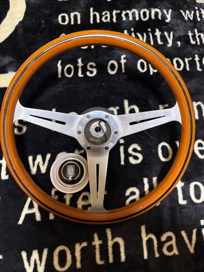 【Shinzy】ナルディ　ウッドステアリング　直径約36cm ボス付き