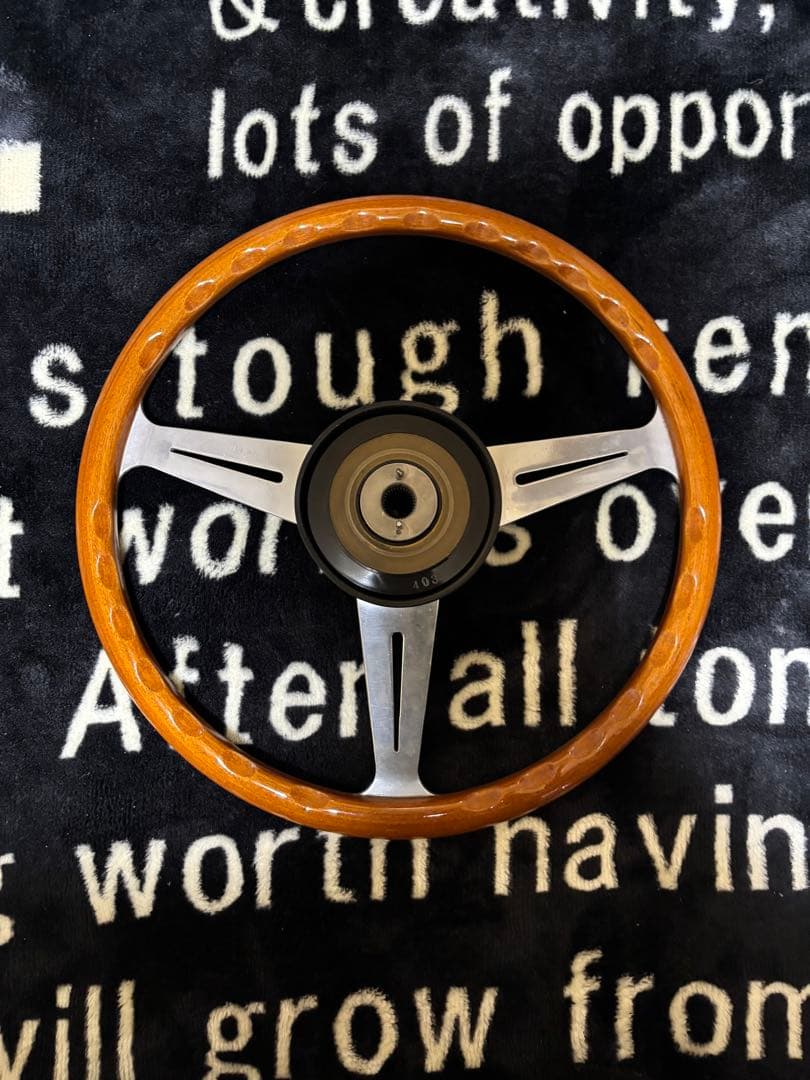 【Shinzy】ナルディ　ウッドステアリング　直径約36cm ボス付き