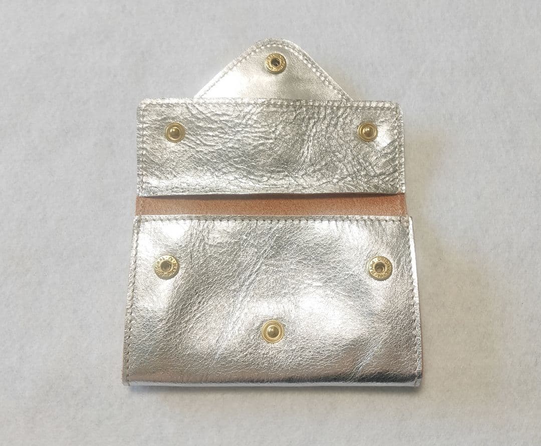 nagi【新品】イルビゾンテ 二重フラップマルチケース カード入れ