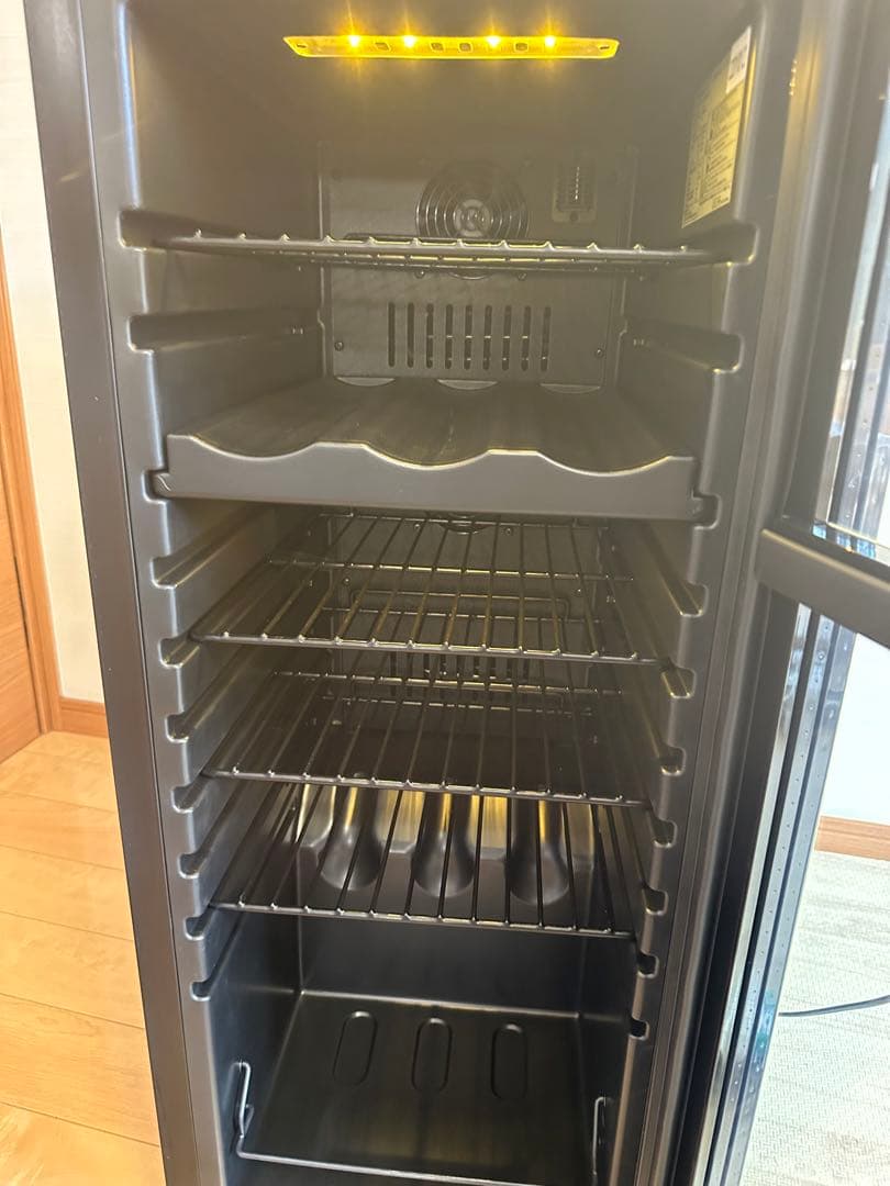 ワインセラー　18本収納　FJH-56GD ホームセラー　2022年製