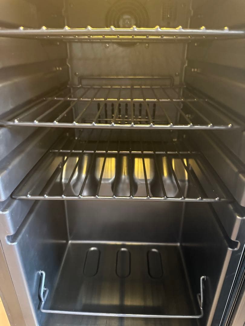 ワインセラー　18本収納　FJH-56GD ホームセラー　2022年製