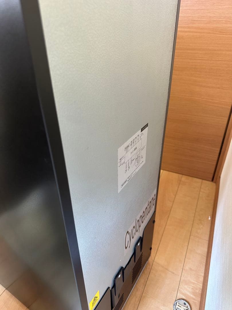 ワインセラー　18本収納　FJH-56GD ホームセラー　2022年製