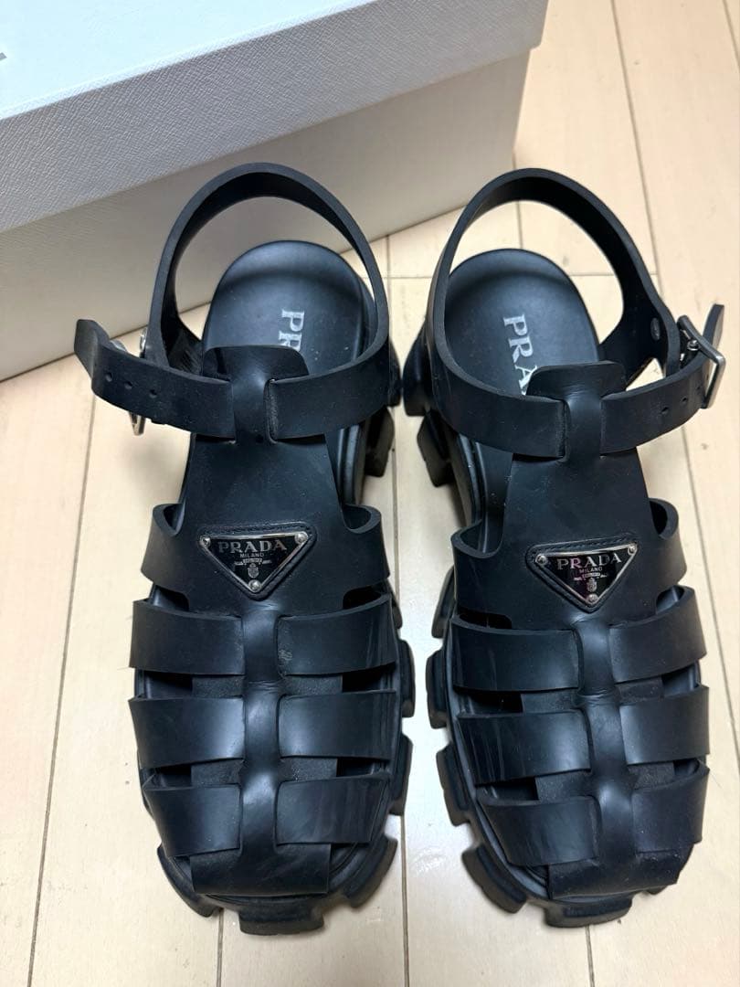 PRADA グルカサンダル