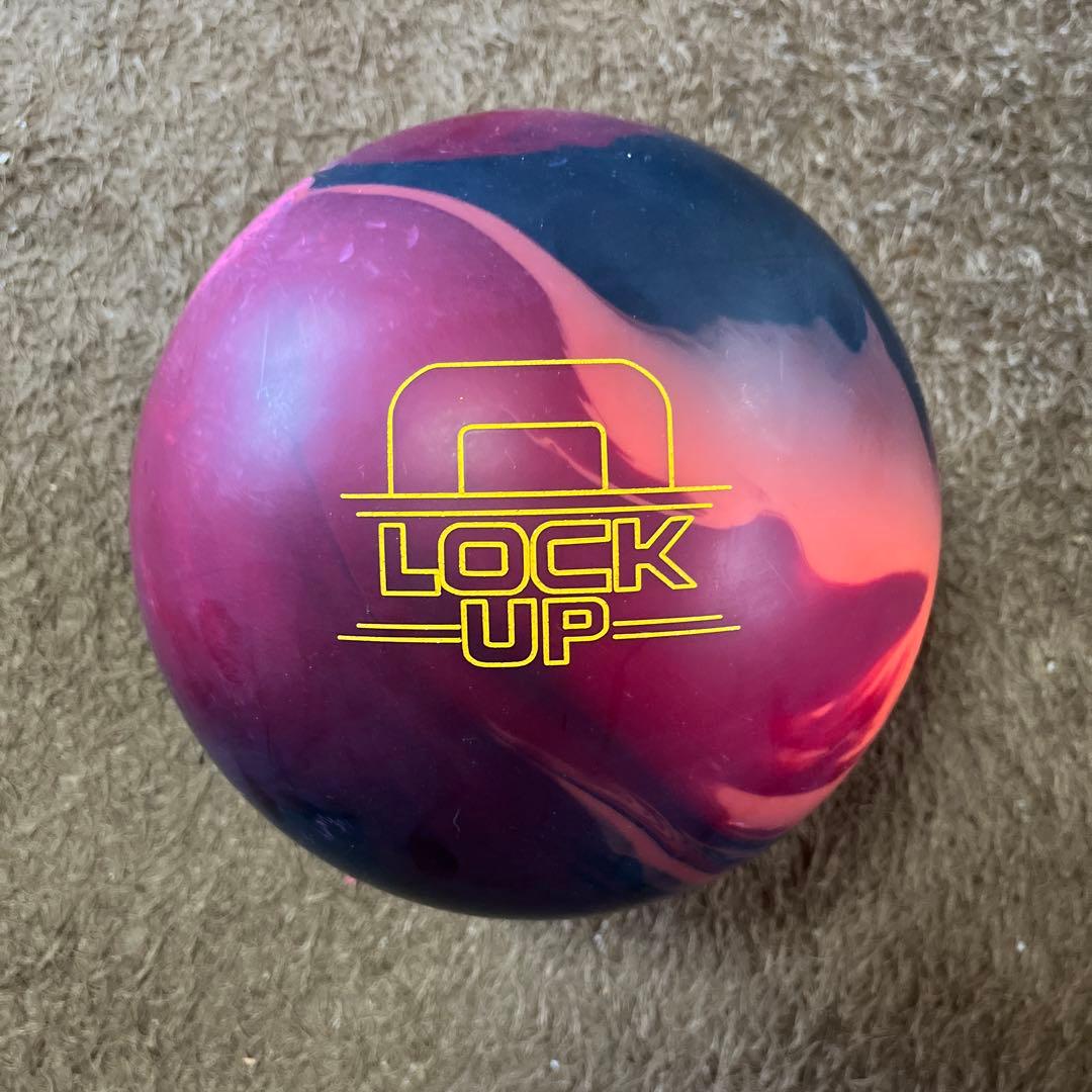 ロックアップ　ストーム　ボウリングボール