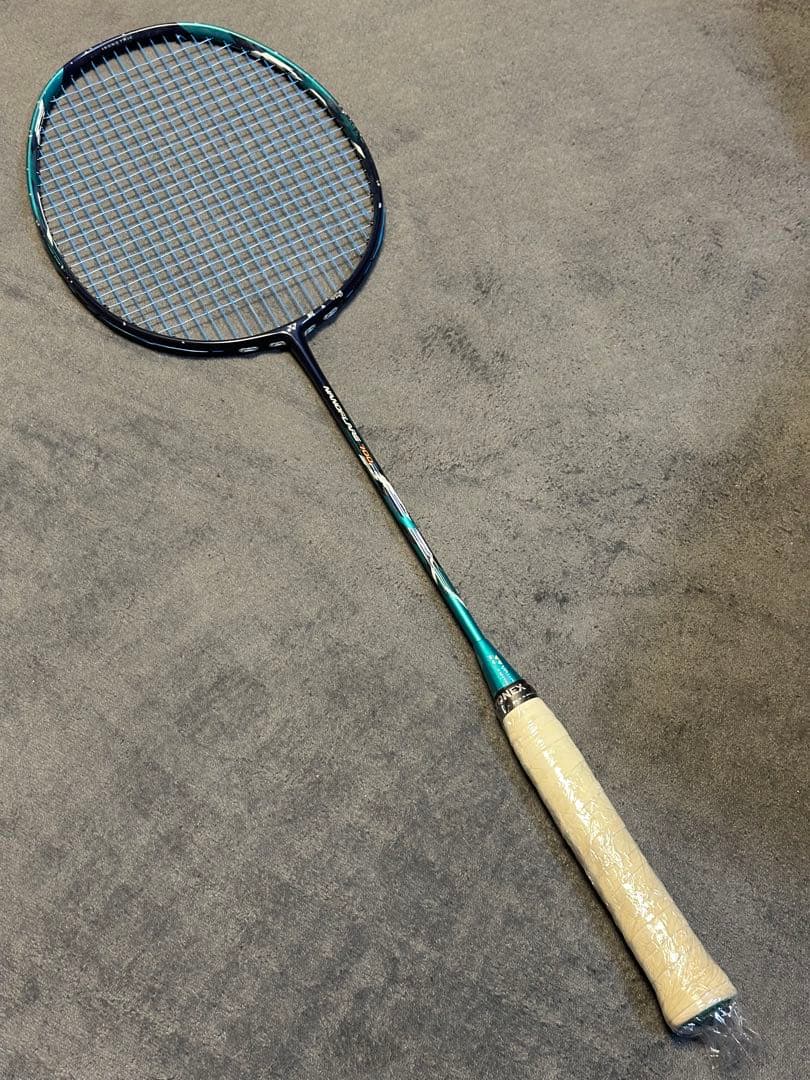 ラケット YONEX NANOFLARE700 4UG5