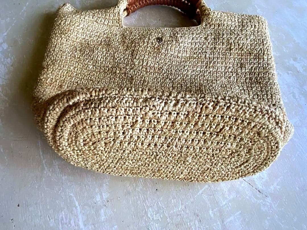 ヘレンカミンスキー　バッグ　カゴバッグ　ラフィア　ナチュラルカラー