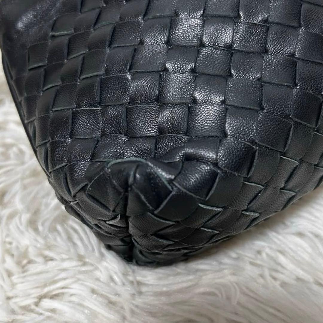 美品　ボッテガヴェネタ　イントレチャート　アクセサリーポーチ　レザー　ブラック