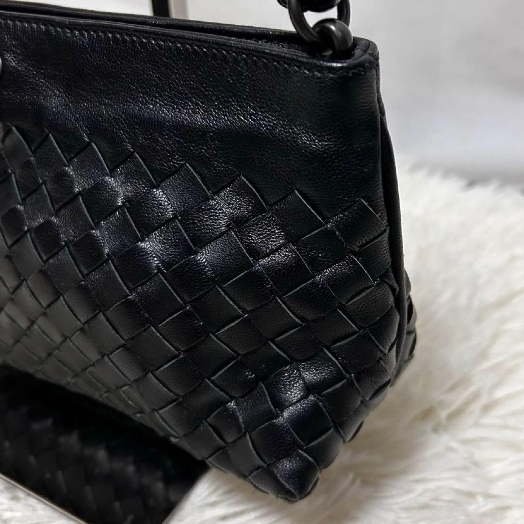 美品　ボッテガヴェネタ　イントレチャート　アクセサリーポーチ　レザー　ブラック