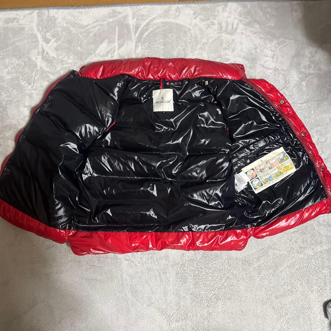 MONCLER レッド ダウンベストデカワッペン