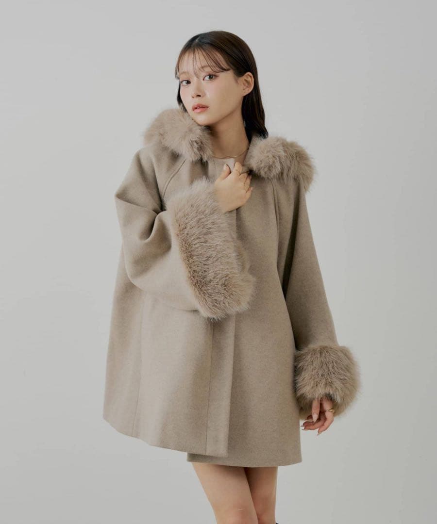 Chico ファー付きフード襟マルチwayケープコート ベージュ　新品未使用