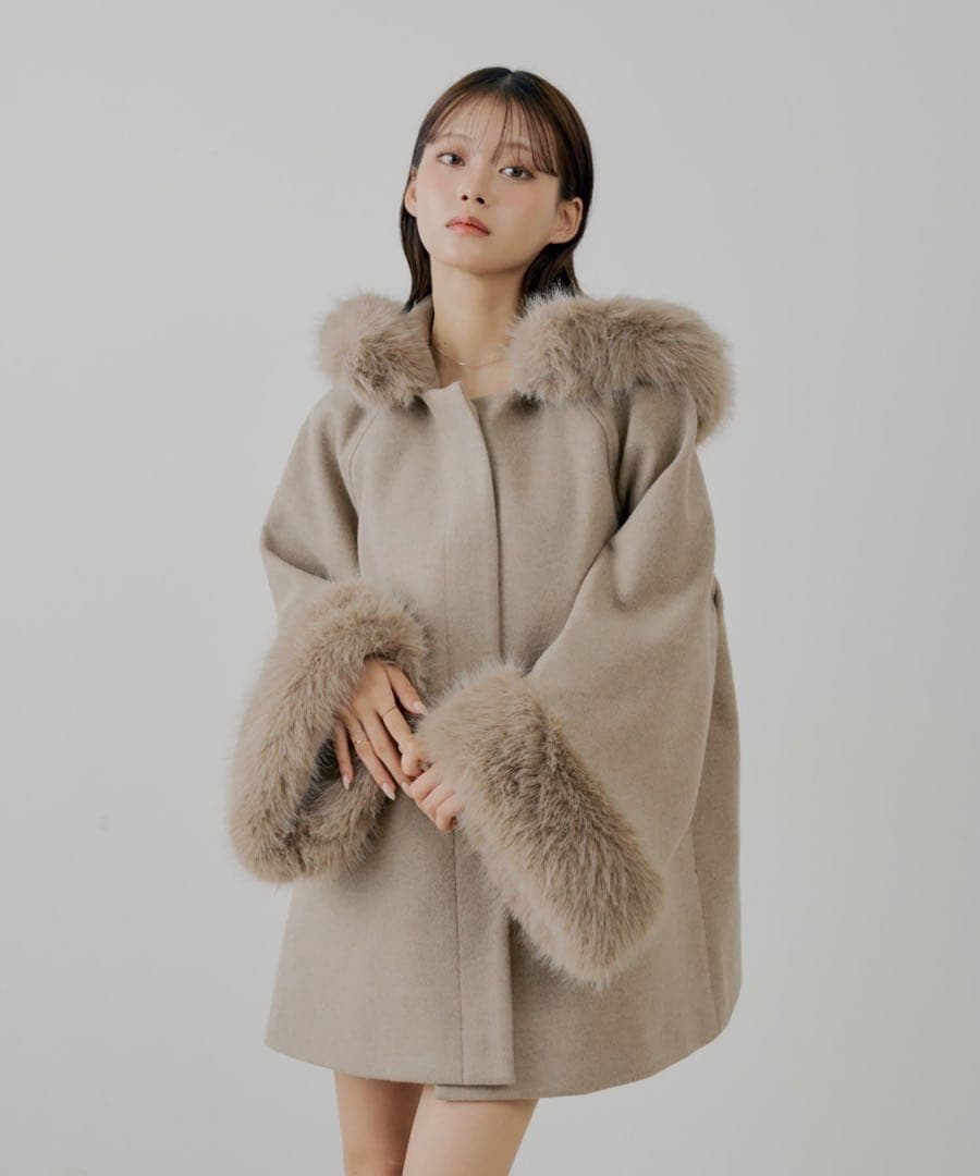 Chico ファー付きフード襟マルチwayケープコート ベージュ　新品未使用