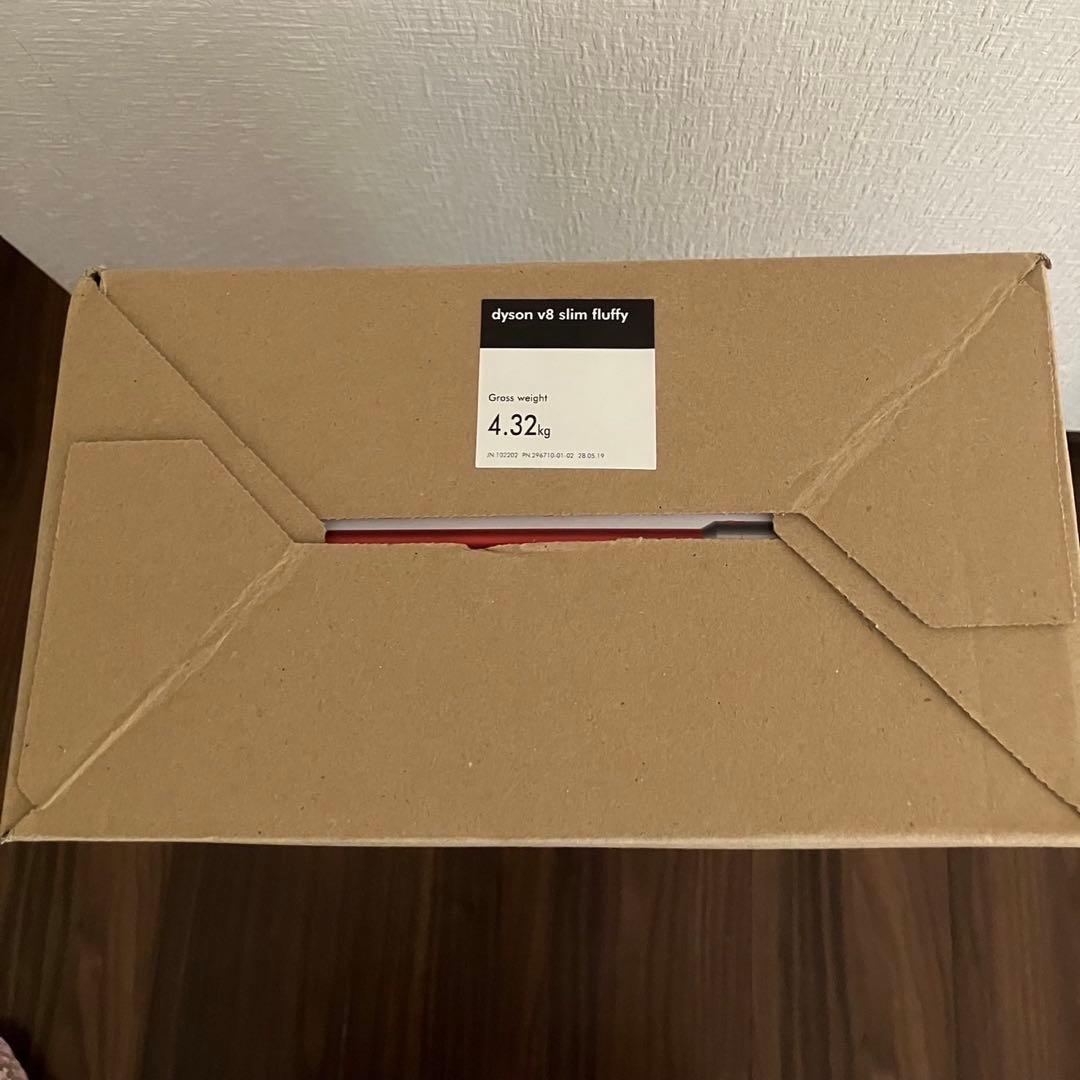 ダイソン　Dyson v8 slim fluffy コードレスクリーナー　新品