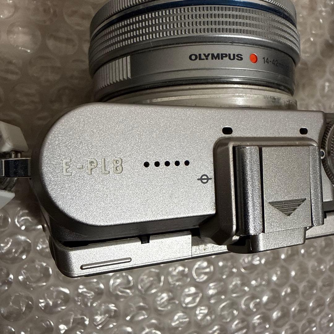 ミラーレス一眼カメラ　OLYMPUS E-PL8