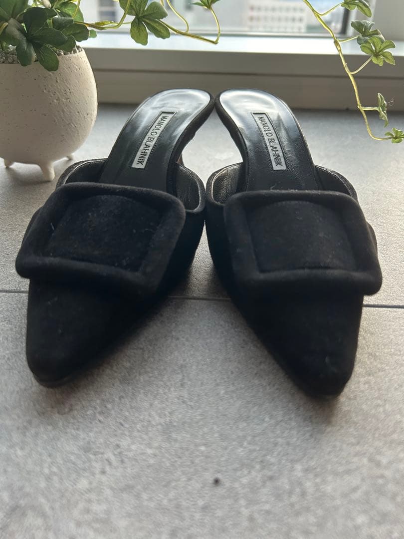 マノロブラニク メイセール 36 ブラック