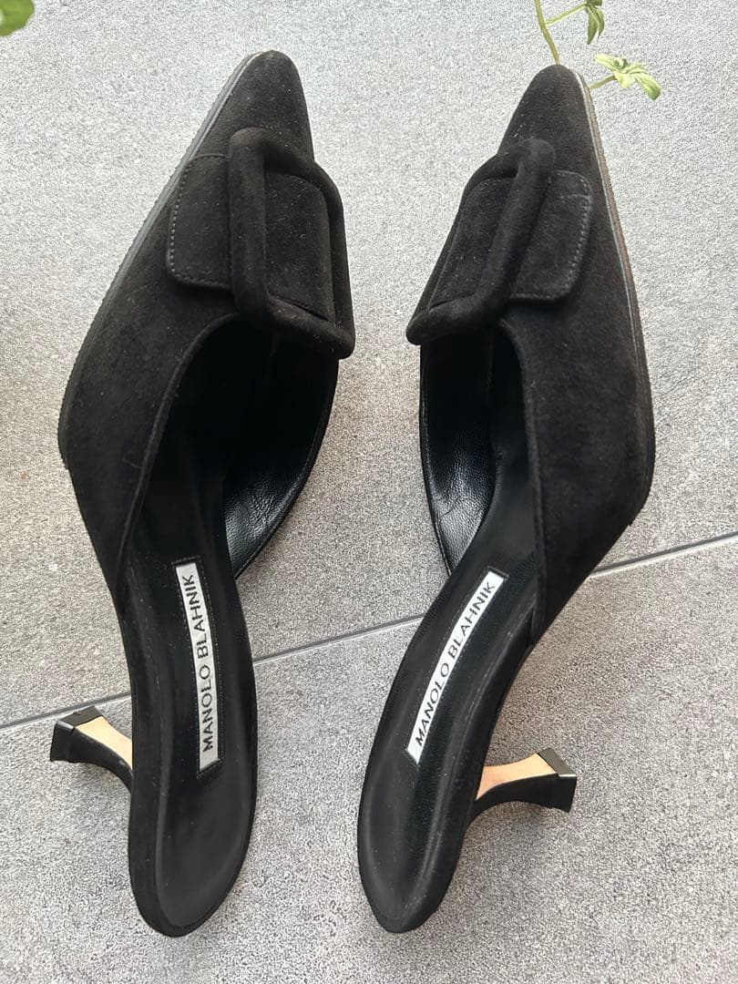 マノロブラニク メイセール 36 ブラック