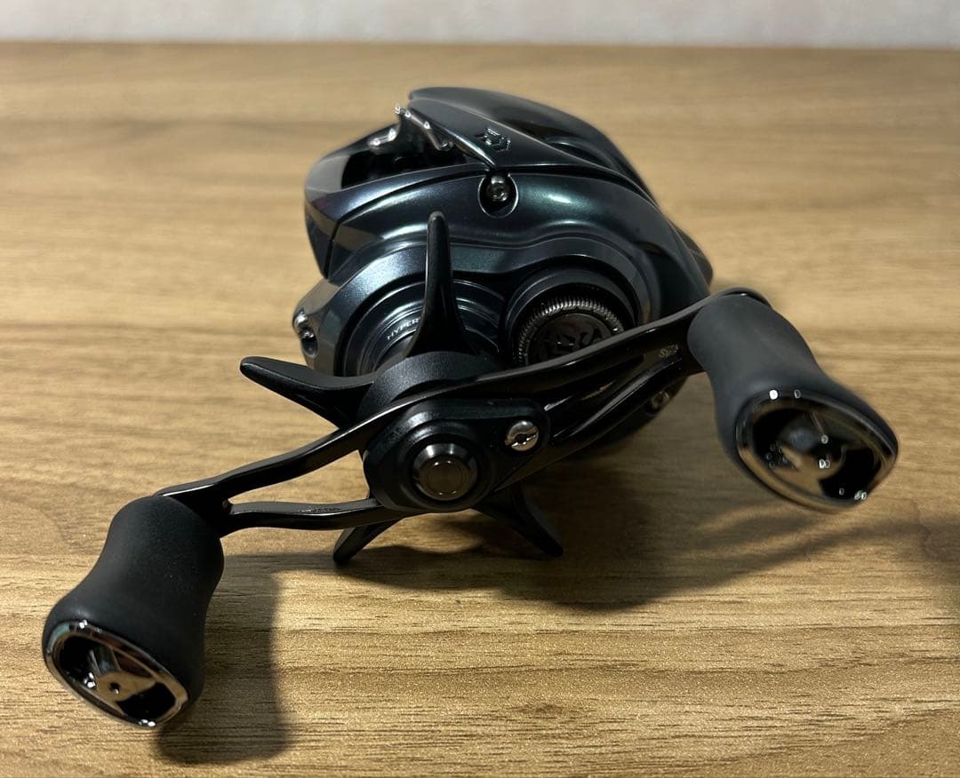 【アリヤショップス】Daiwa25タトゥーラSV TW 100XHL 左巻