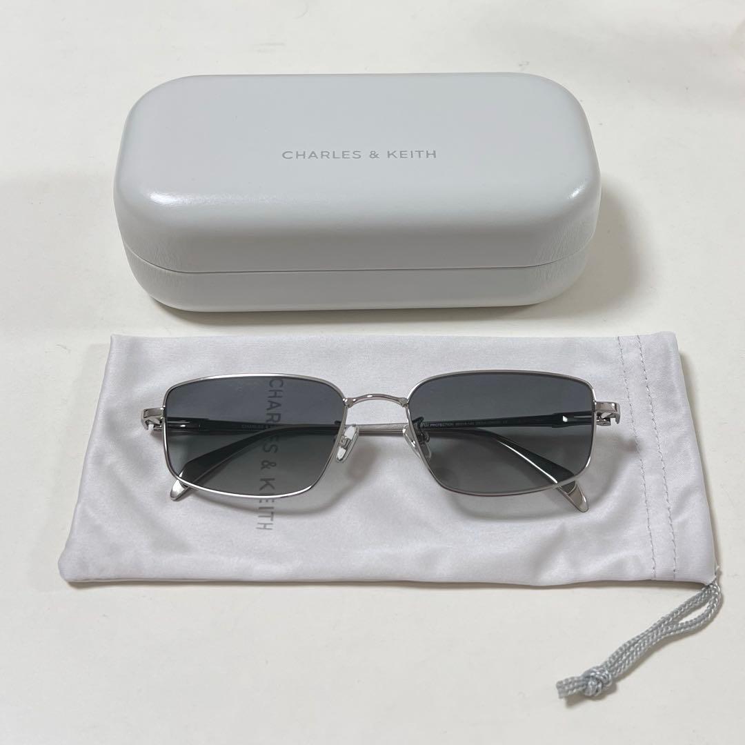 【美品】Charles and Keith サングラス