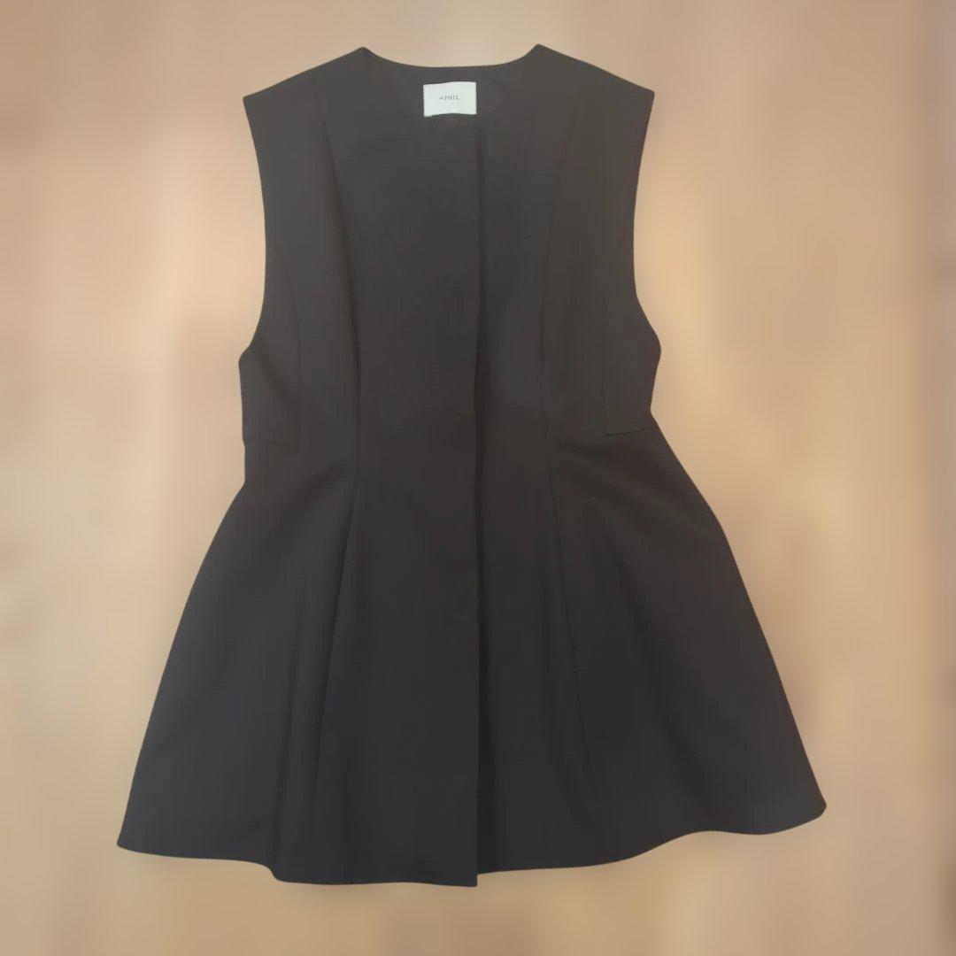 ルフィル ダブルクロスペプラムジレ ブラック