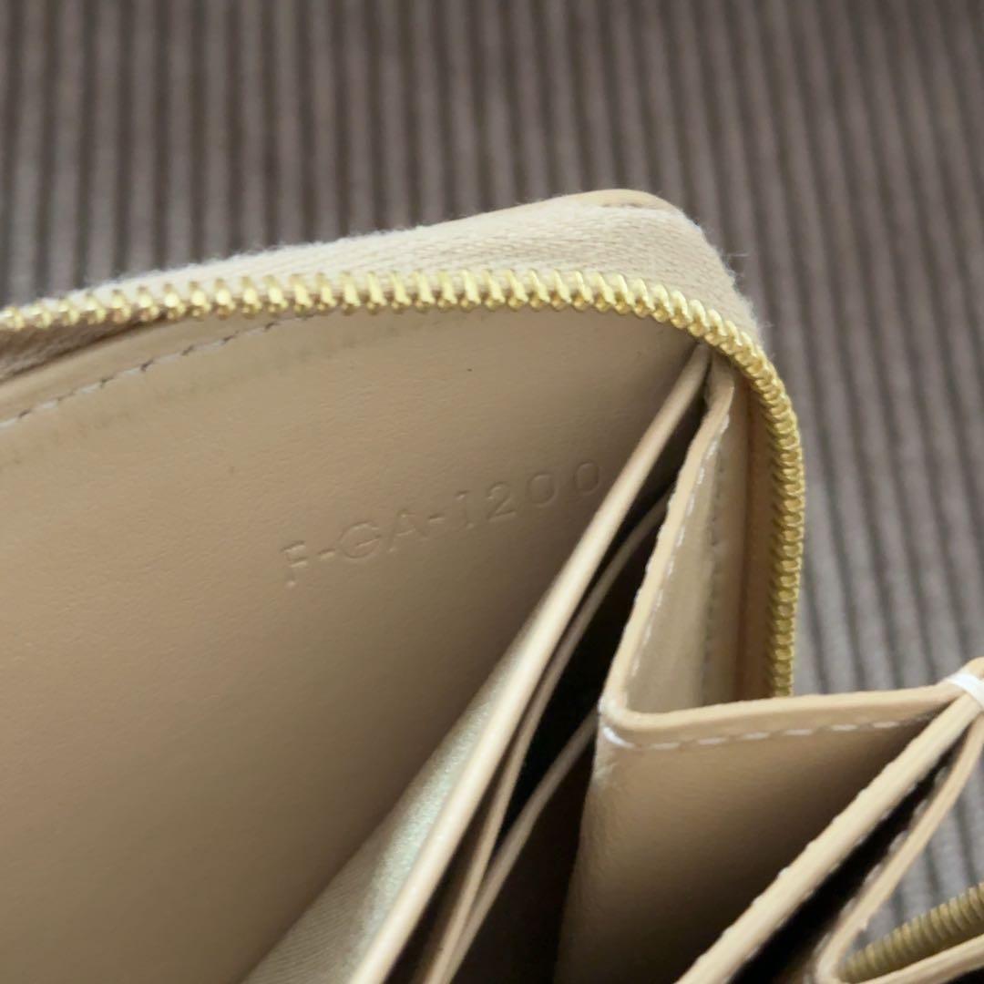 極美品　セリーヌ　ジップウォレット　ミニ財布　ヌード　ベージュ