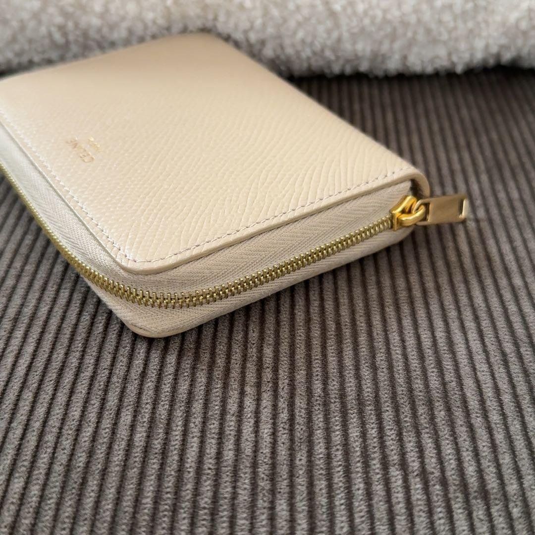 極美品　セリーヌ　ジップウォレット　ミニ財布　ヌード　ベージュ