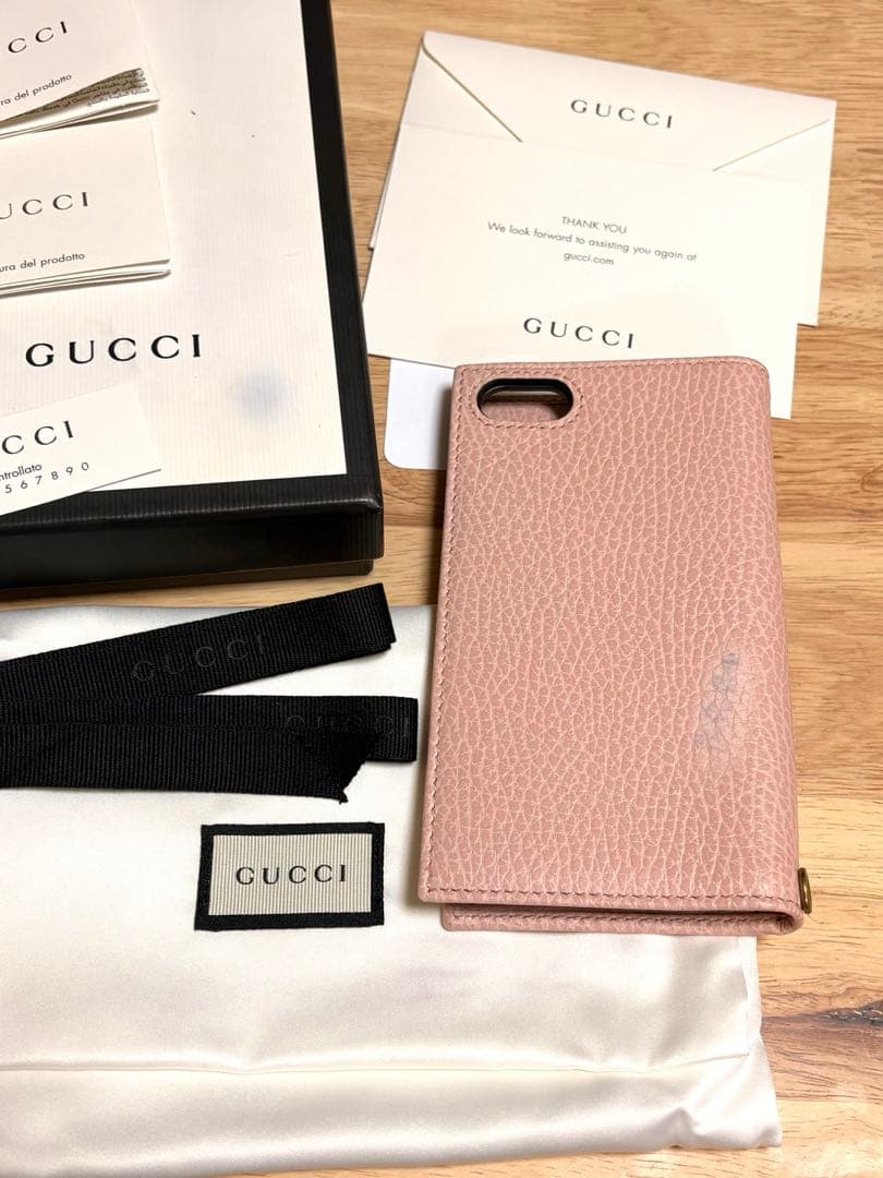 GUCCI iPhoneSEケース　7 8 手帳型　未使用に近い