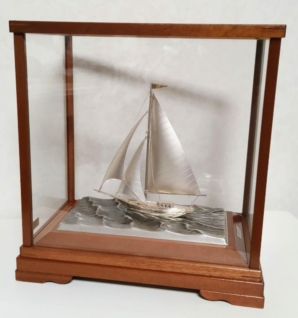 関 武比古作 銀製ヨット6号(カッター）スロープケース
