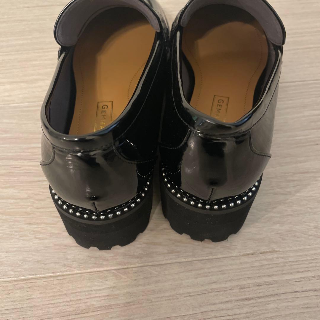 GEMMA LINN ブラックエナメルローファー