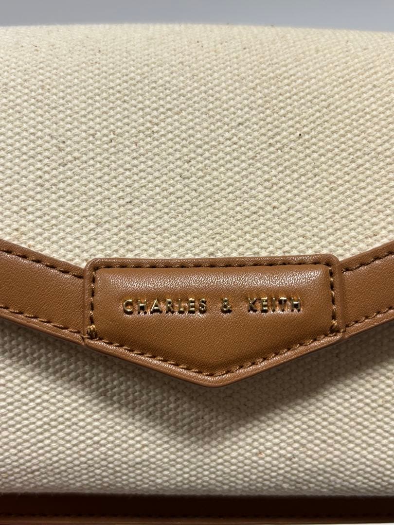 CHARLES & KEITH ショルダーバッグ