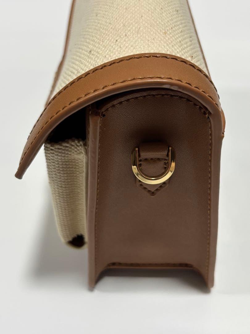 CHARLES & KEITH ショルダーバッグ