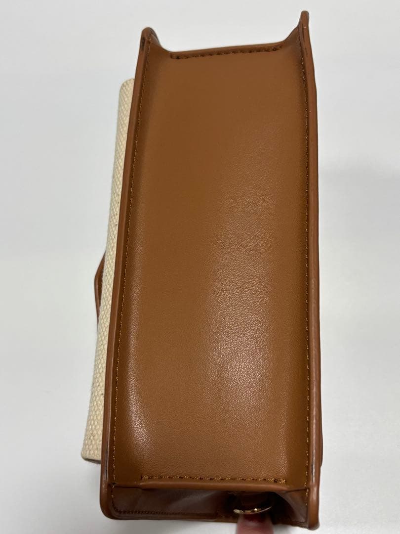 CHARLES & KEITH ショルダーバッグ