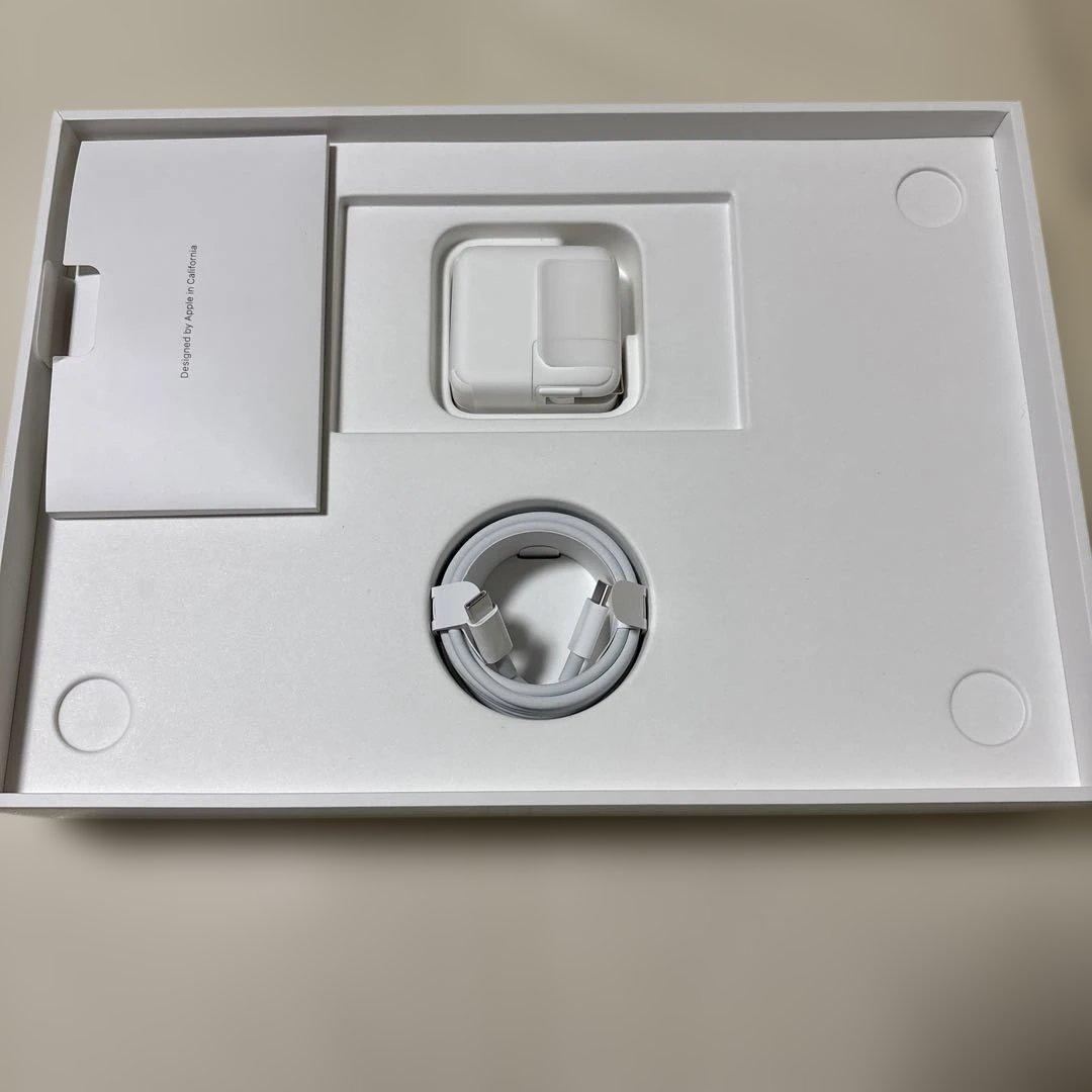 MacBook Air / M1 / 2020 / 放電回数 15/ 美品