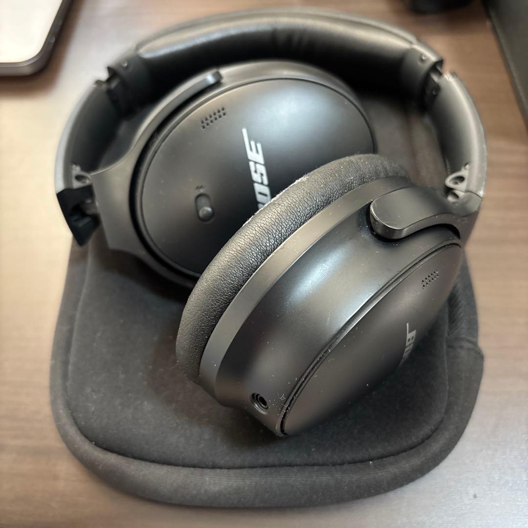 Bose QuietComfort headphones ケース付