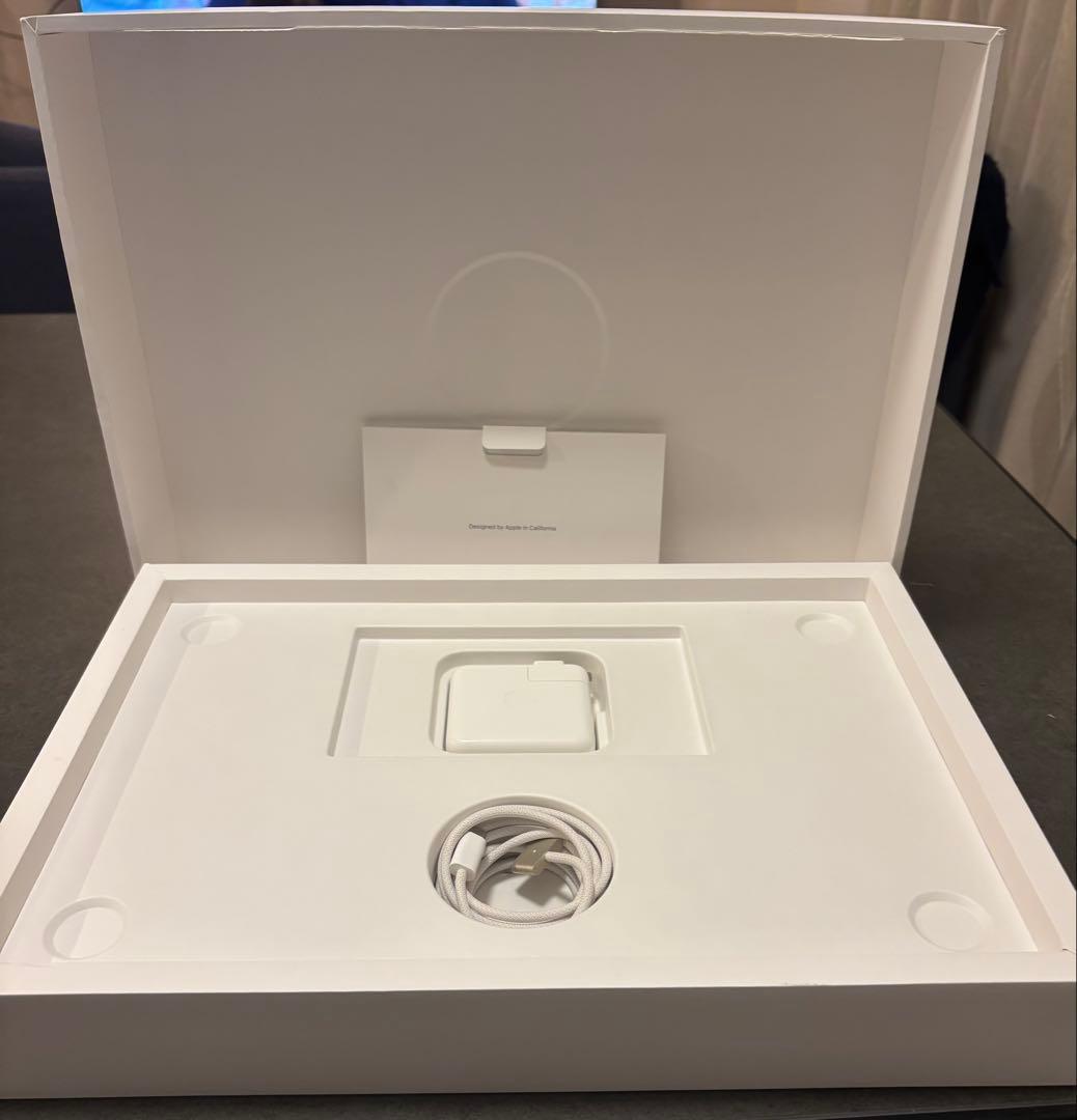 Apple MacBook Air (15インチ、M3, 8GB, 512GB)