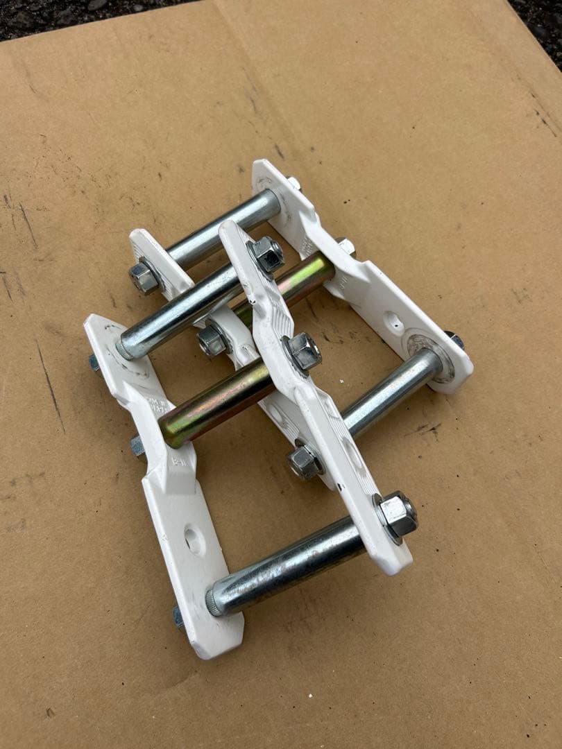 ランクル60 デューン　シャックル　新品