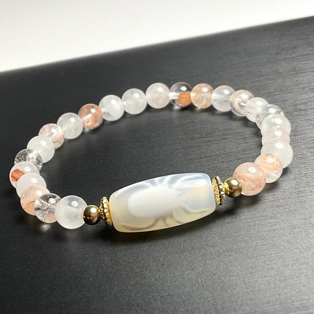 老玉髄天珠　知足常楽白天珠と6.5mmヒマラヤレッドマニカラン水晶のブレスレット