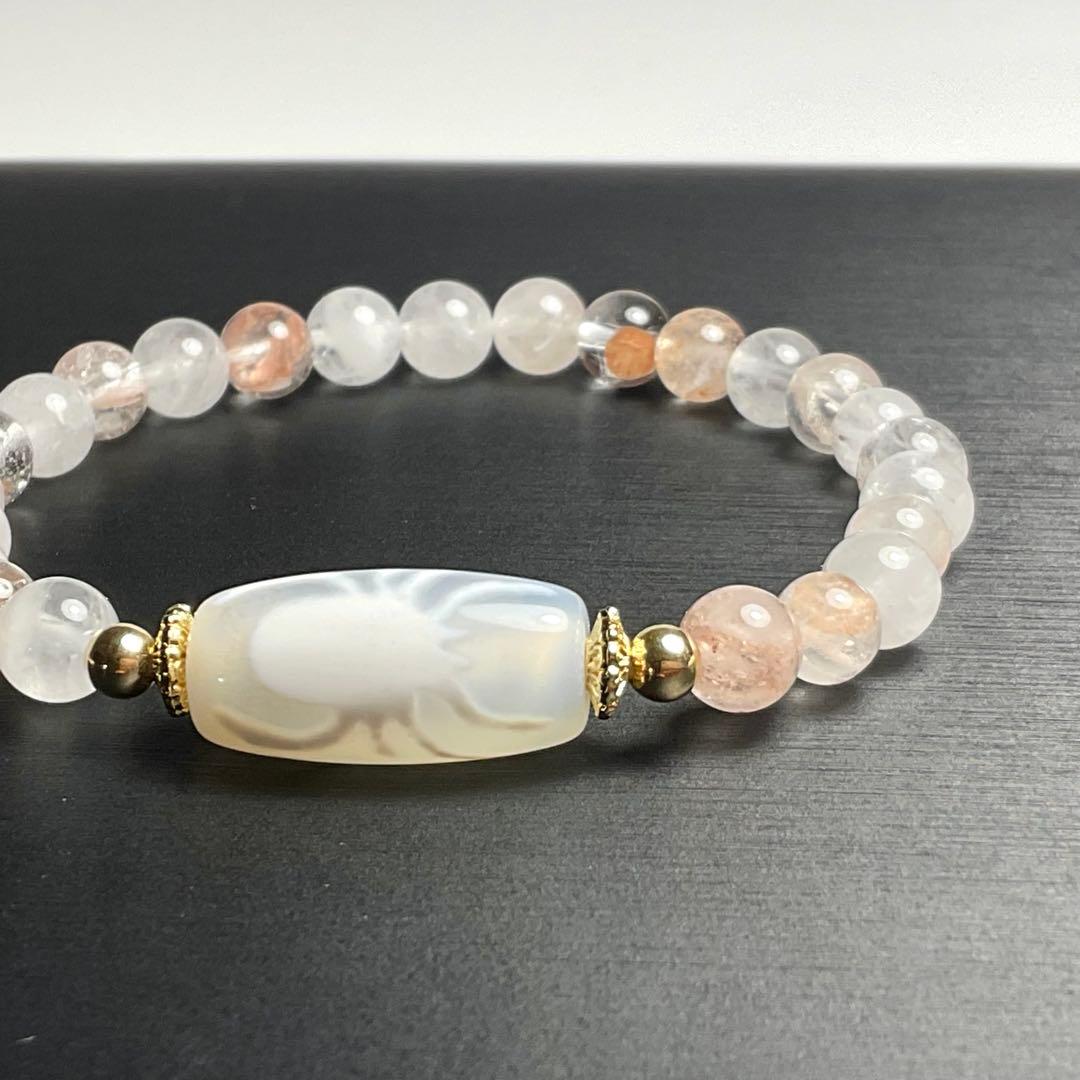 老玉髄天珠　知足常楽白天珠と6.5mmヒマラヤレッドマニカラン水晶のブレスレット
