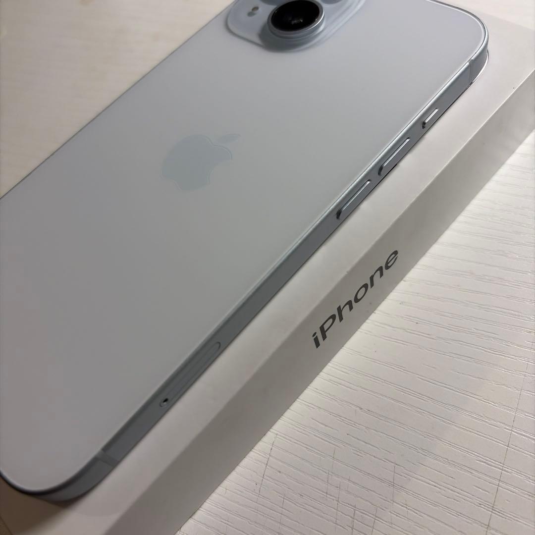 とも iPhone15 128GB ブルー SIMフリー 極美品